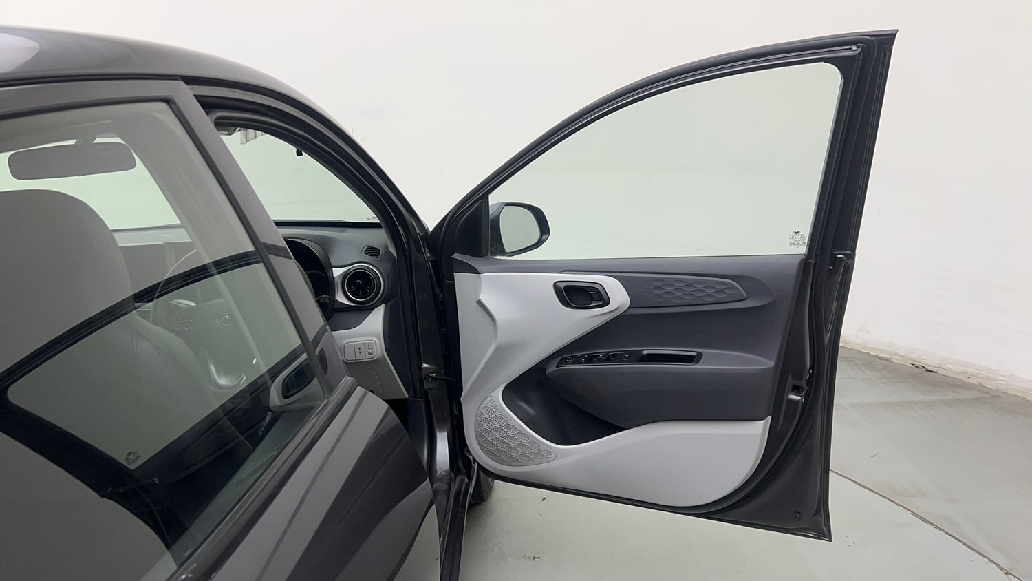 Used 2021 Hyundai Grand i10 Nios Magna 1.2 Kappa VTVT CNG Cng Manual interior RIGHT FRONT DOOR OPEN VIEW