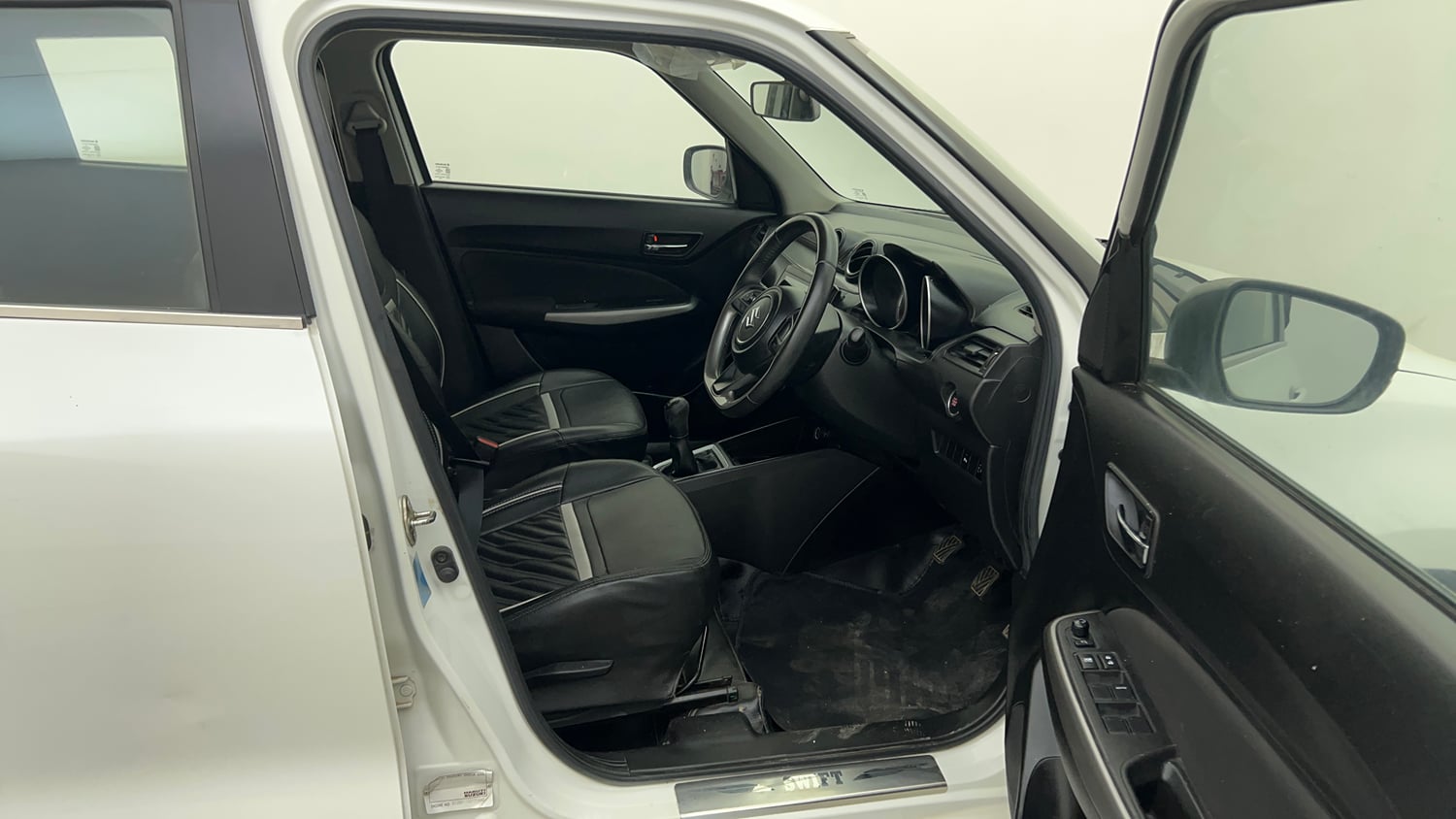 Used 2019 Maruti Suzuki Swift ZXi Petrol Manual interior RIGHT SIDE FRONT DOOR CABIN VIEW