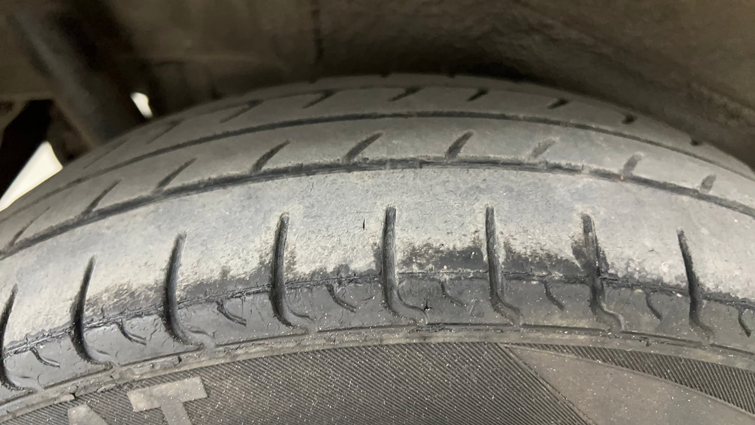 Used 2015 Maruti Suzuki Wagon R LXI CNG Cng Manual tyres RIGHT REAR TYRE TREAD VIEW