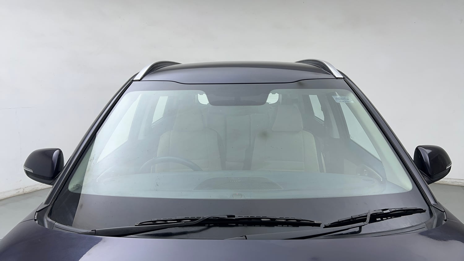 Used 2022 Kia Carens Luxury 1.4 Petrol 7 STR Petrol Manual exterior FRONT WINDSHIELD VIEW