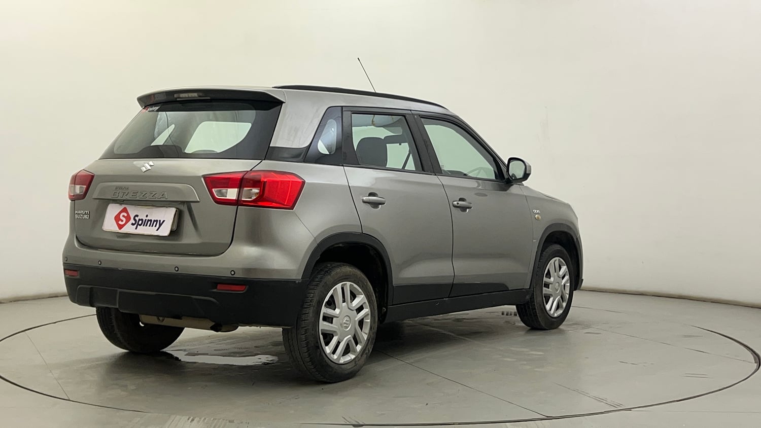 Used 2017 Maruti Suzuki Vitara Brezza [2016-2020] VDi Diesel Manual exterior RIGHT REAR CORNER VIEW
