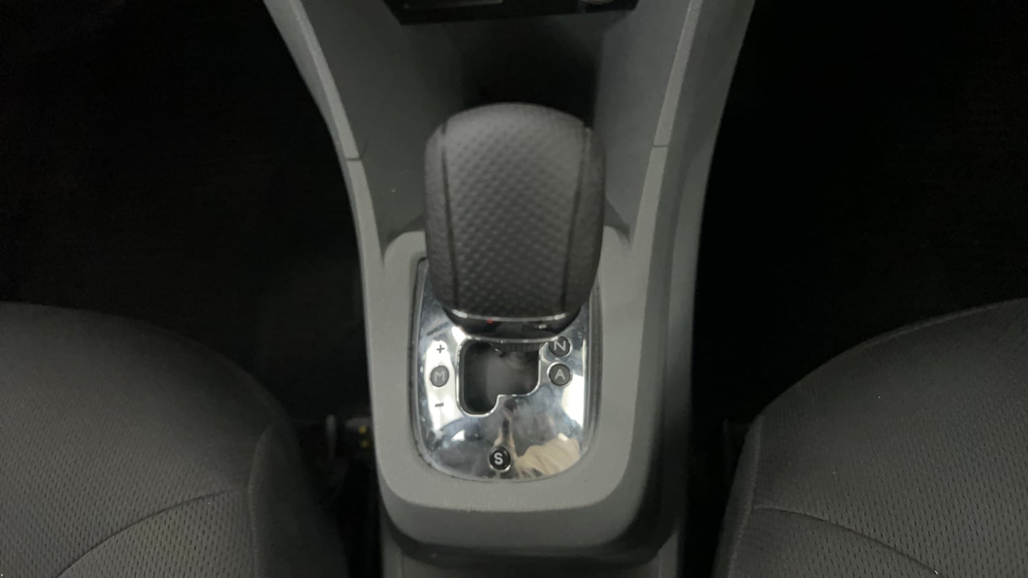 Used 2018 Tata Tigor Revotron XZA Petrol Automatic interior GEAR  KNOB VIEW