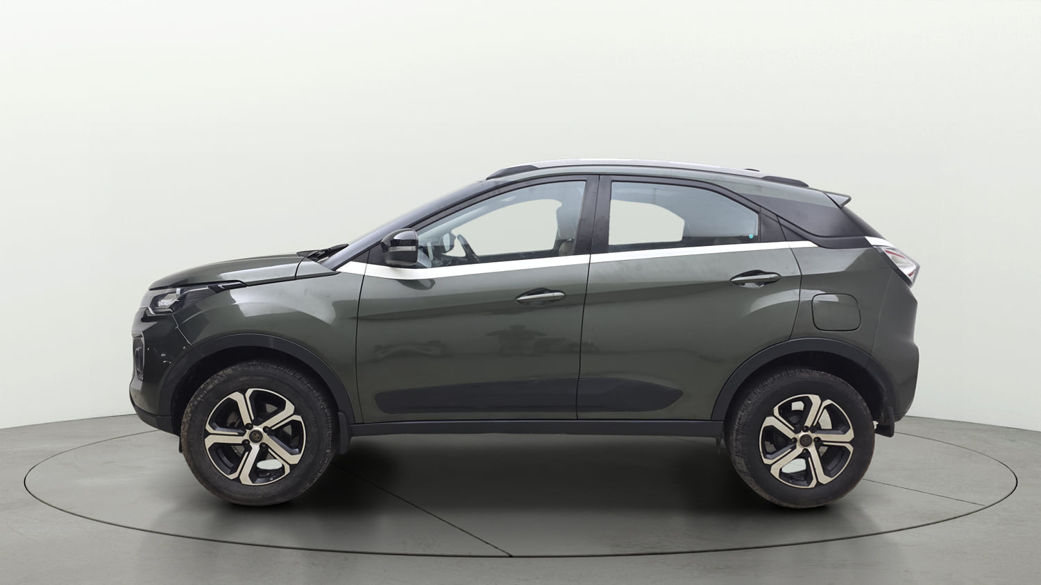 Used 2023 Tata Nexon XZ Plus LUXS Petrol Manual exterior LEFT SIDE VIEW