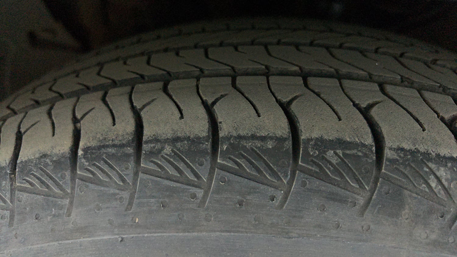 Used 2020 kia Seltos HTX IVT 1.5 Petrol Automatic tyres LEFT FRONT TYRE TREAD VIEW