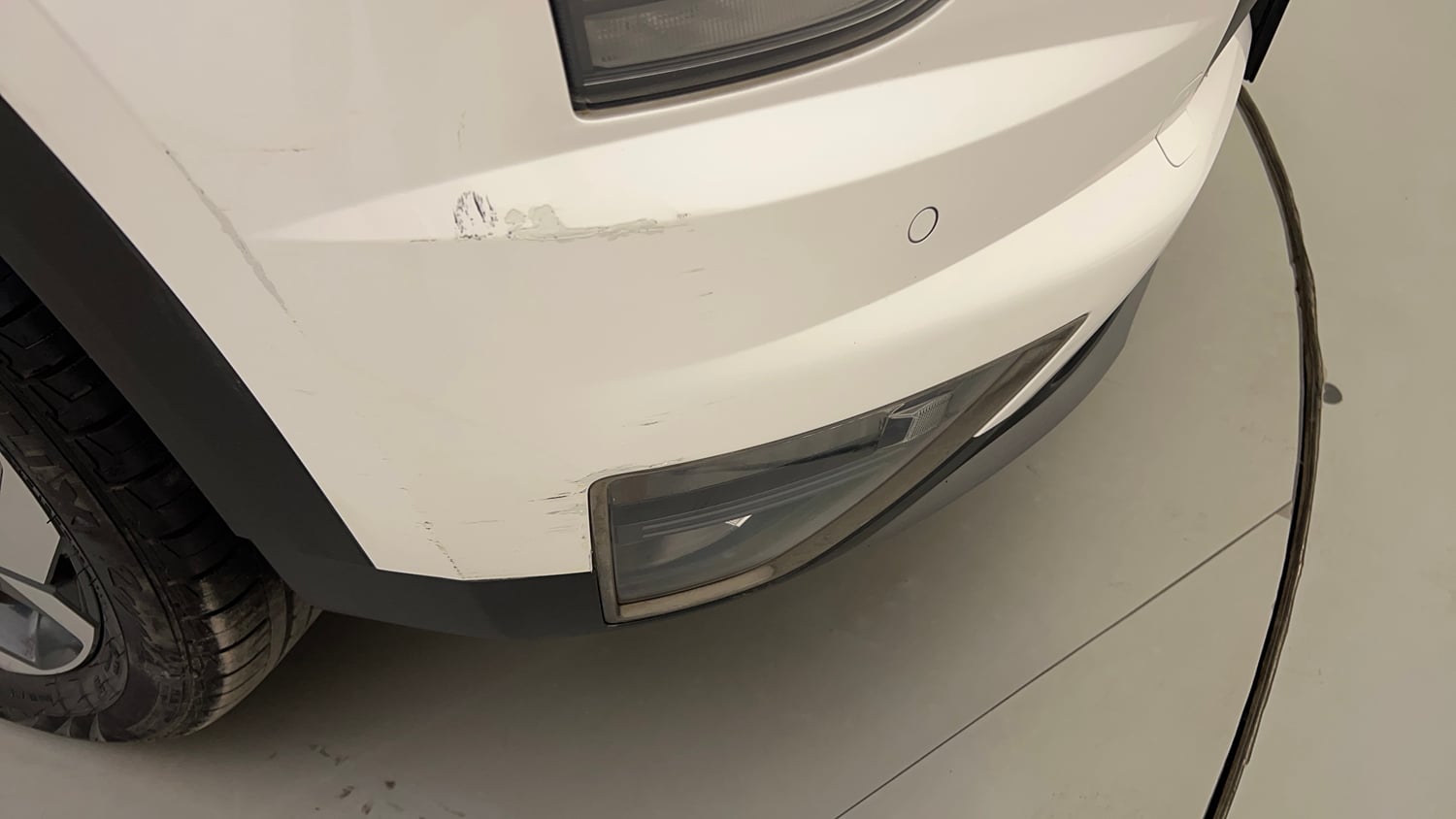 Used 2024 Hyundai Alcazar Signature (O) 7 STR 1.5 Petrol DCT Petrol Automatic dents MINOR SCRATCH