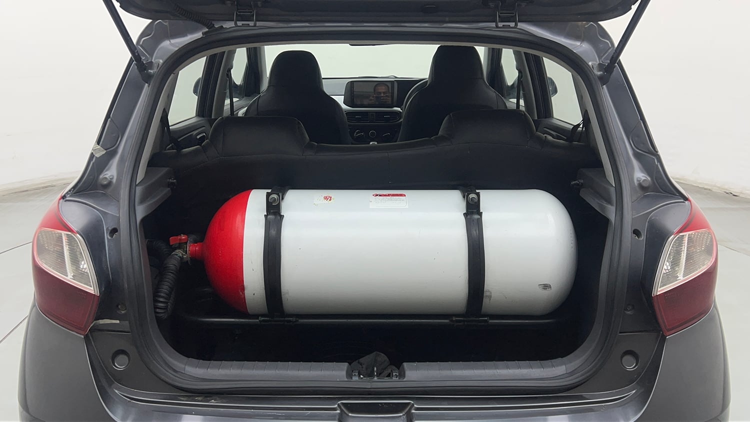 Used 2021 Hyundai Grand i10 Nios Magna 1.2 Kappa VTVT CNG Cng Manual interior DICKY INSIDE VIEW