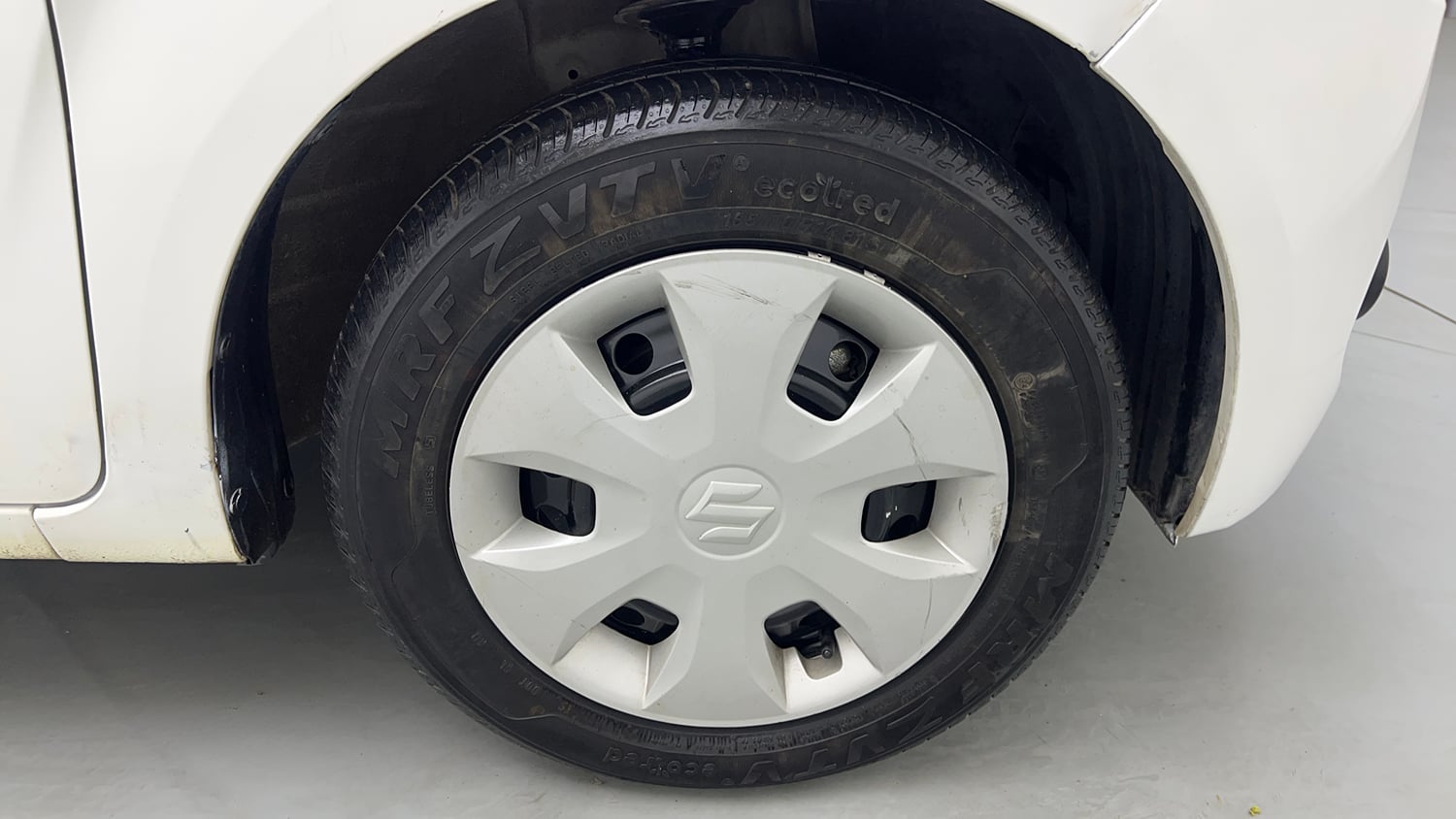 Used 2024 Maruti Suzuki Wagon R VXI 1.0 Petrol Manual tyres RIGHT FRONT TYRE RIM VIEW