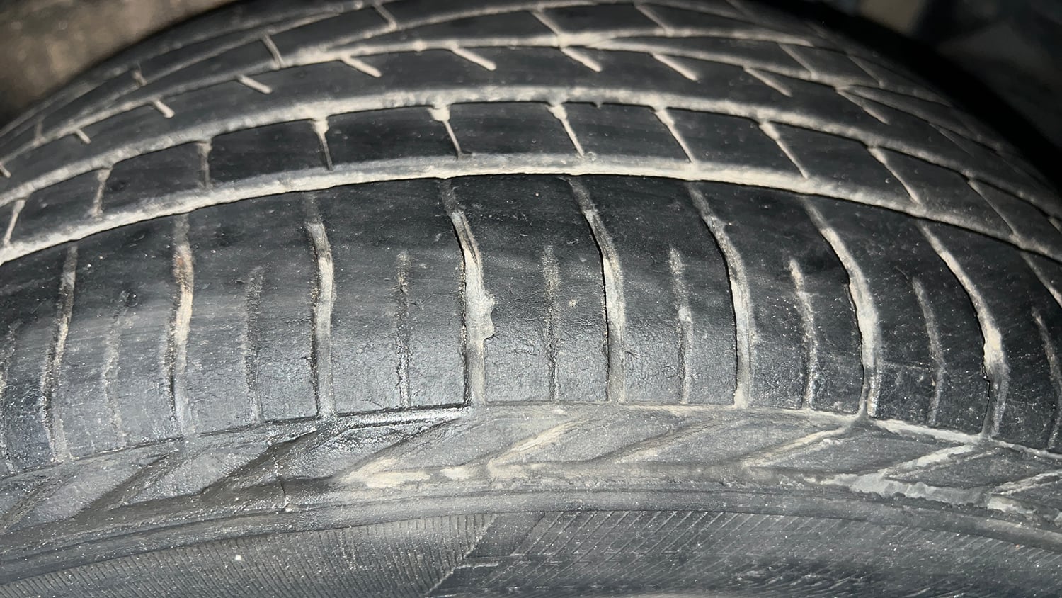 Used 2019 Tata Nexon XMA Petrol Petrol Automatic tyres LEFT REAR TYRE TREAD VIEW