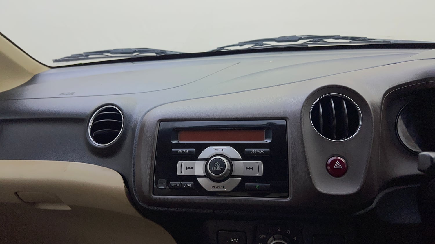 Used 2013 Honda Amaze 1.2 VX AT i-VTEC Petrol Automatic top_features Integrated (in-dash) music system