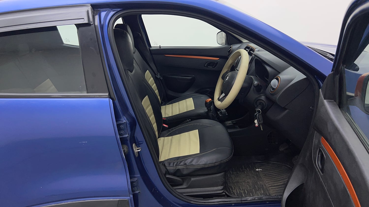 Used 2018 Renault Kwid CLIMBER 1.0 Petrol Manual interior RIGHT SIDE FRONT DOOR CABIN VIEW