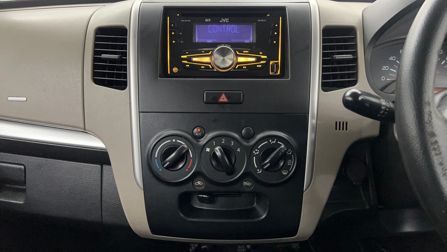Used 2015 Maruti Suzuki Wagon R LXI CNG Cng Manual interior MUSIC SYSTEM & AC CONTROL VIEW