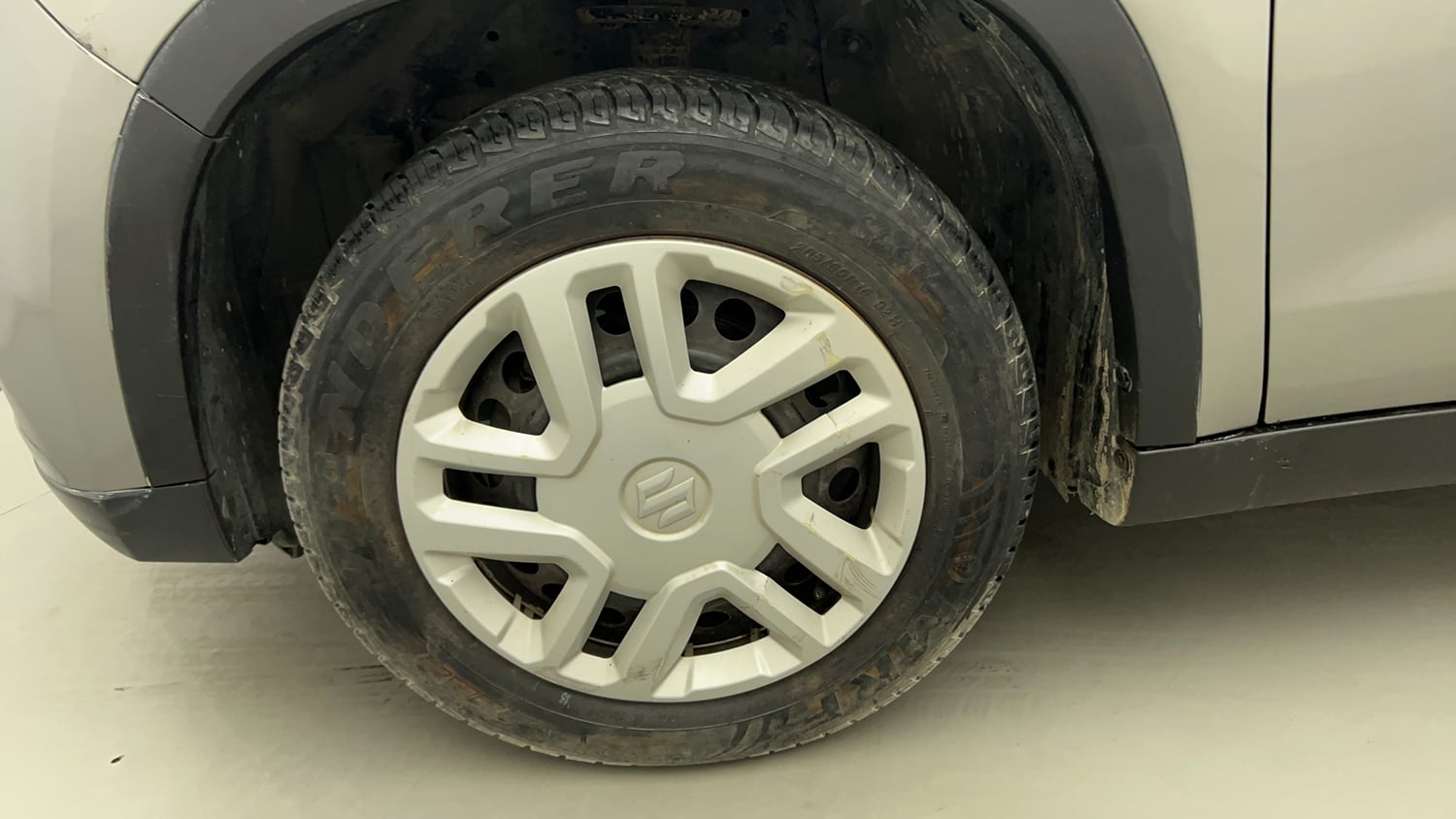 Used 2017 Maruti Suzuki Vitara Brezza [2016-2020] VDi Diesel Manual tyres LEFT FRONT TYRE RIM VIEW