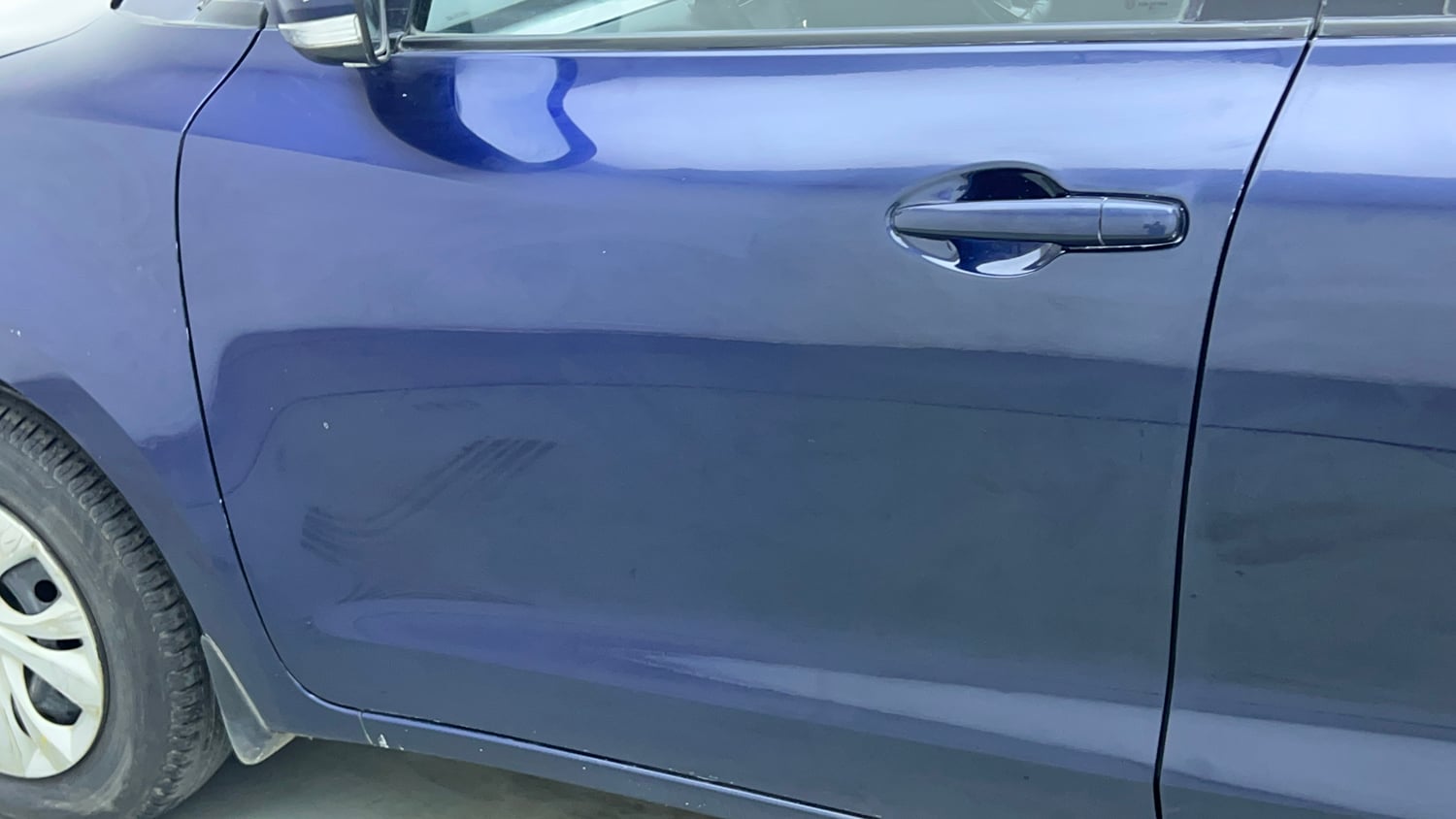 Used 2019 Maruti Suzuki Swift VXi AMT Petrol Automatic dents MINOR DENT