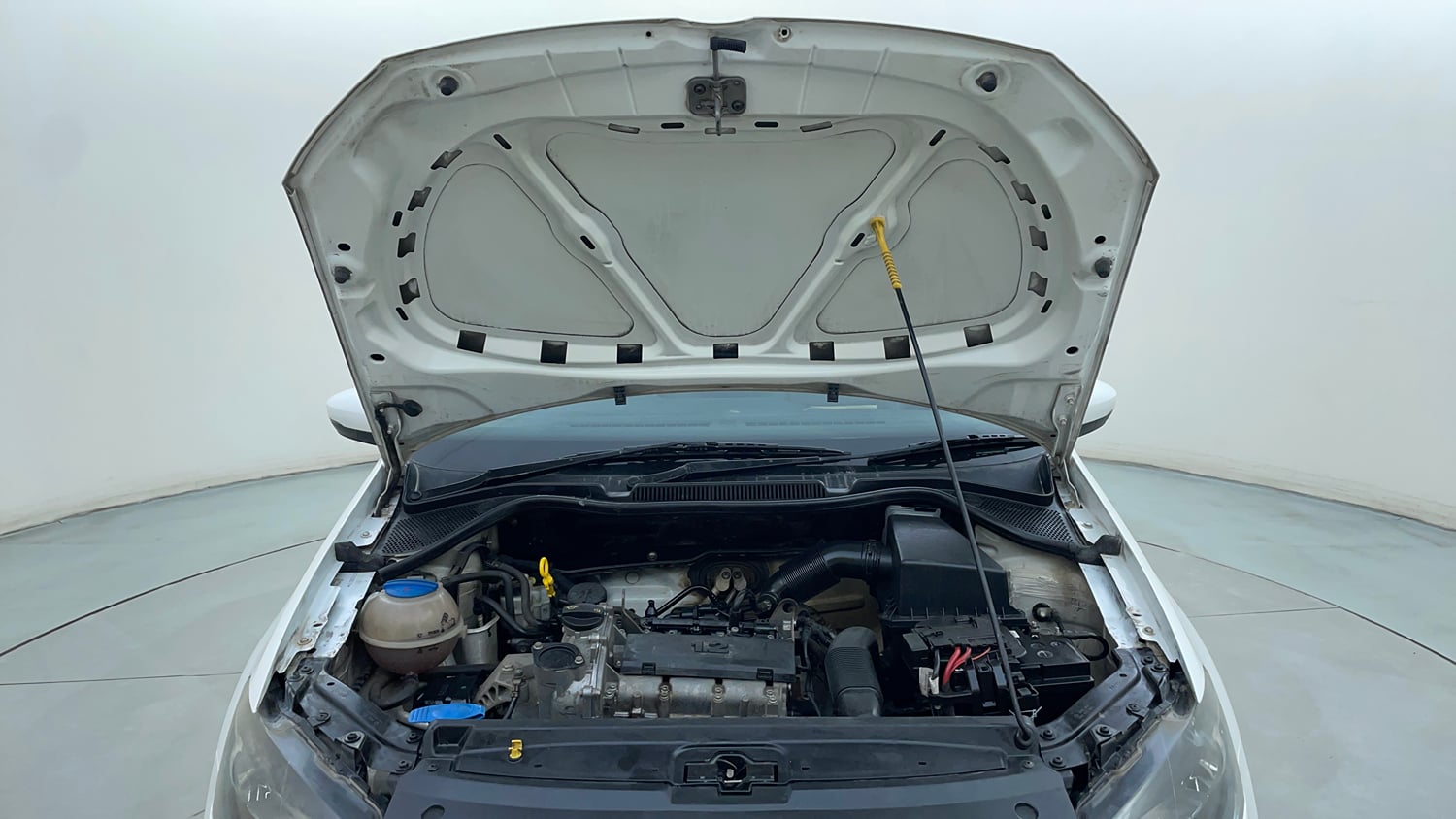 Used 2015 Volkswagen Polo Trendline 1.2L (P) Petrol Manual engine ENGINE & BONNET OPEN FRONT VIEW