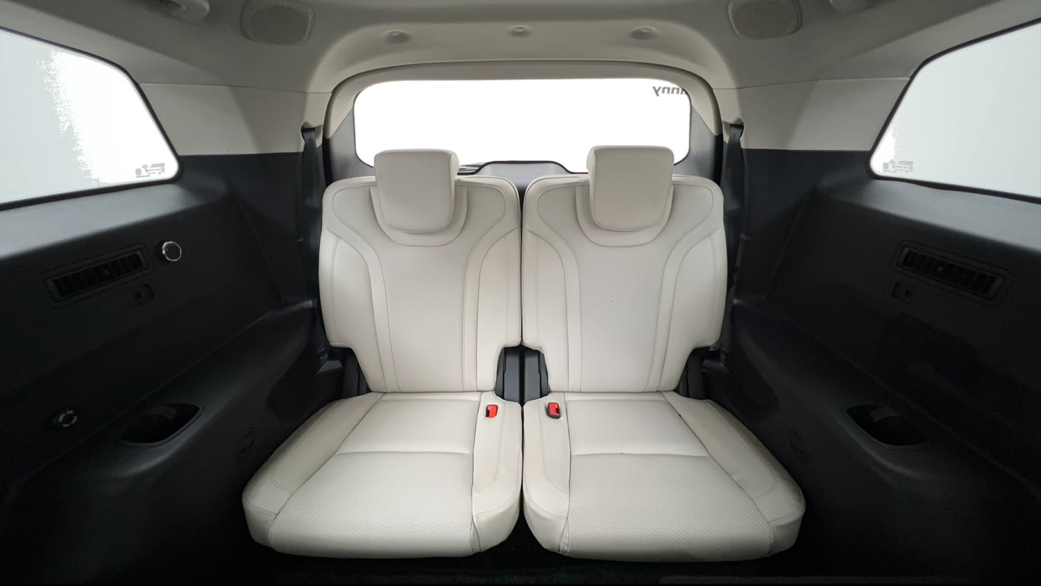Used 2024 Mahindra XUV700 AX7 Luxury Pack Petrol AT 7 STR Petrol Automatic interior THIRD ROW SEAT