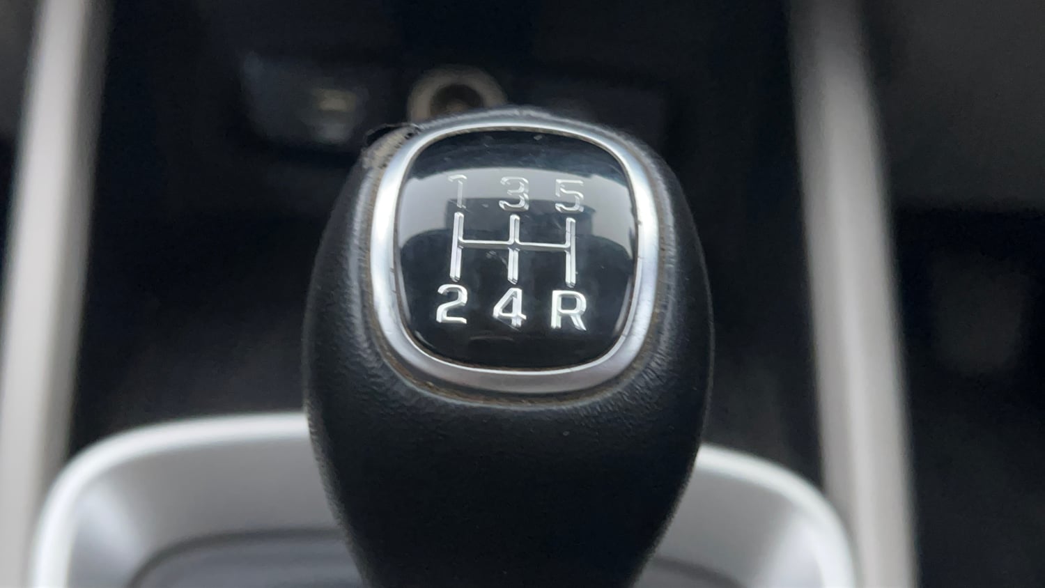 Used 2022 Hyundai Venue SX 1.2 Petrol Petrol Manual interior GEAR  KNOB VIEW