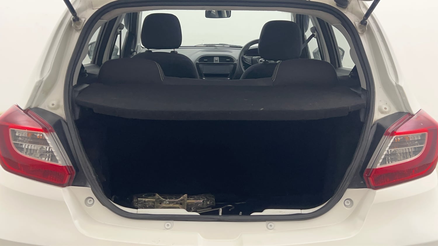 Used 2021 Tata Tiago XE Petrol Manual interior DICKY INSIDE VIEW
