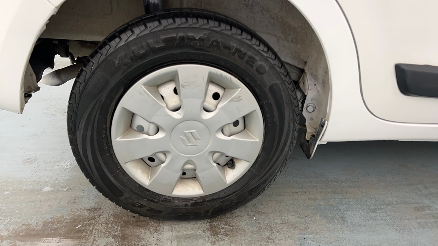 Used 2024 Maruti Suzuki Wagon R LXI 1.0 Petrol Manual tyres RIGHT REAR TYRE RIM VIEW