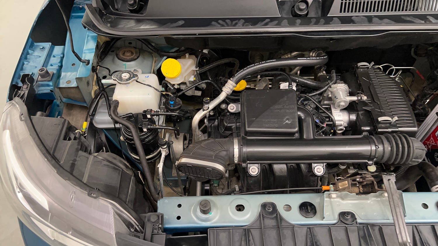 Used 2025 Renault Triber Evolution Petrol Manual engine ENGINE RIGHT SIDE VIEW