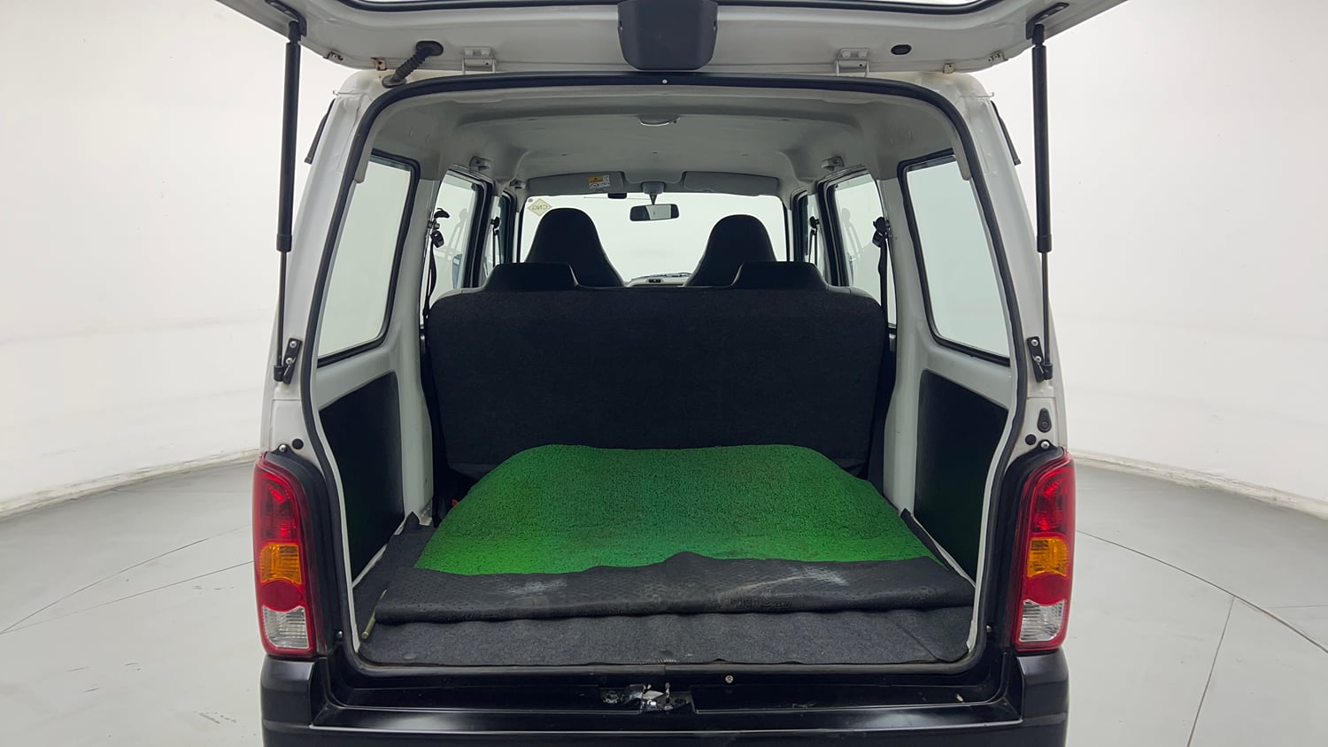 Used 2024 Maruti Suzuki Eeco 5 STR AC (O) CNG Cng Manual interior DICKY INSIDE VIEW