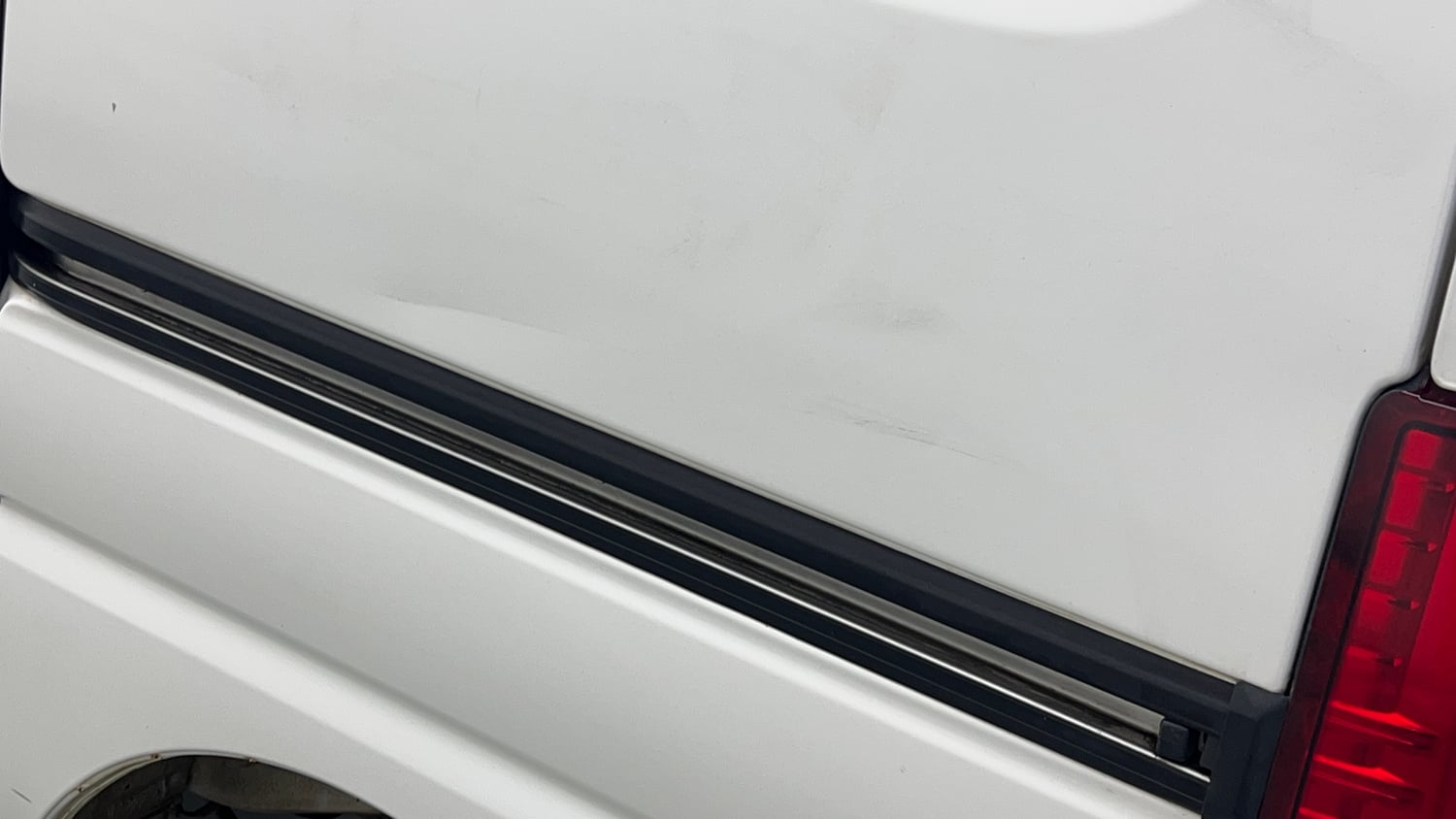 Used 2024 Maruti Suzuki Eeco 5 STR AC (O) CNG Cng Manual dents MINOR SCRATCH
