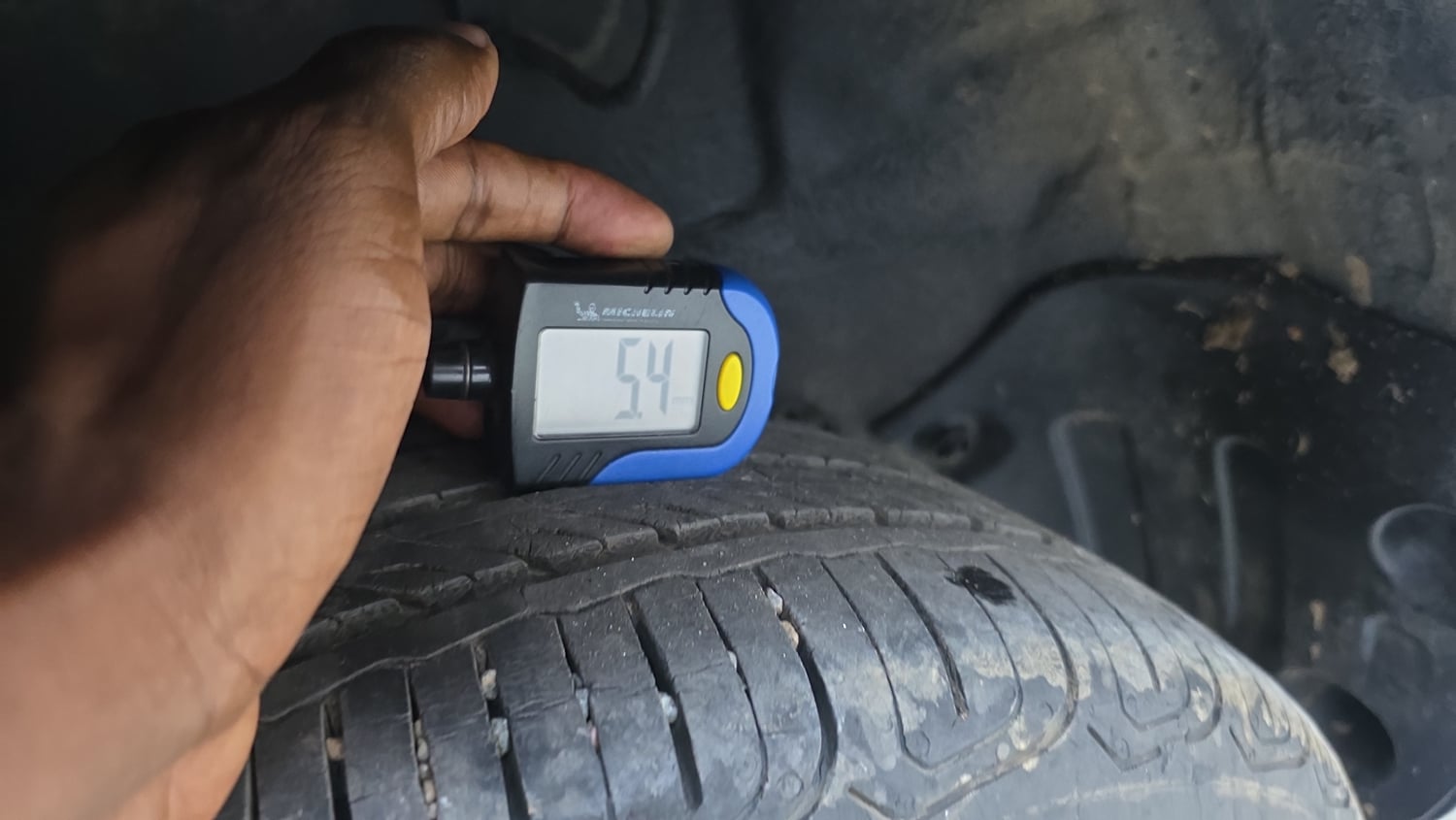 Used 2023 Tata Altroz XZ Diesel Diesel Manual tyres LEFT REAR TYRE TREAD VIEW