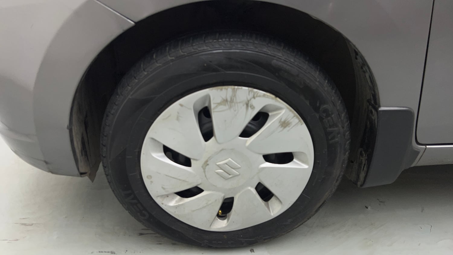 Used 2016 Maruti Suzuki Celerio ZXi AMT Petrol Automatic tyres LEFT FRONT TYRE RIM VIEW