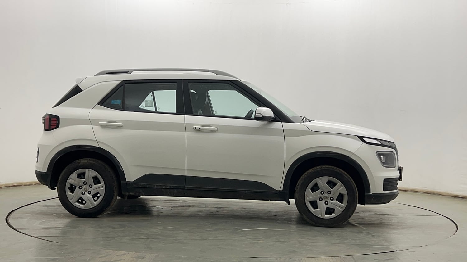 Used 2022 Hyundai Venue SX 1.2 Petrol Petrol Manual exterior RIGHT SIDE VIEW
