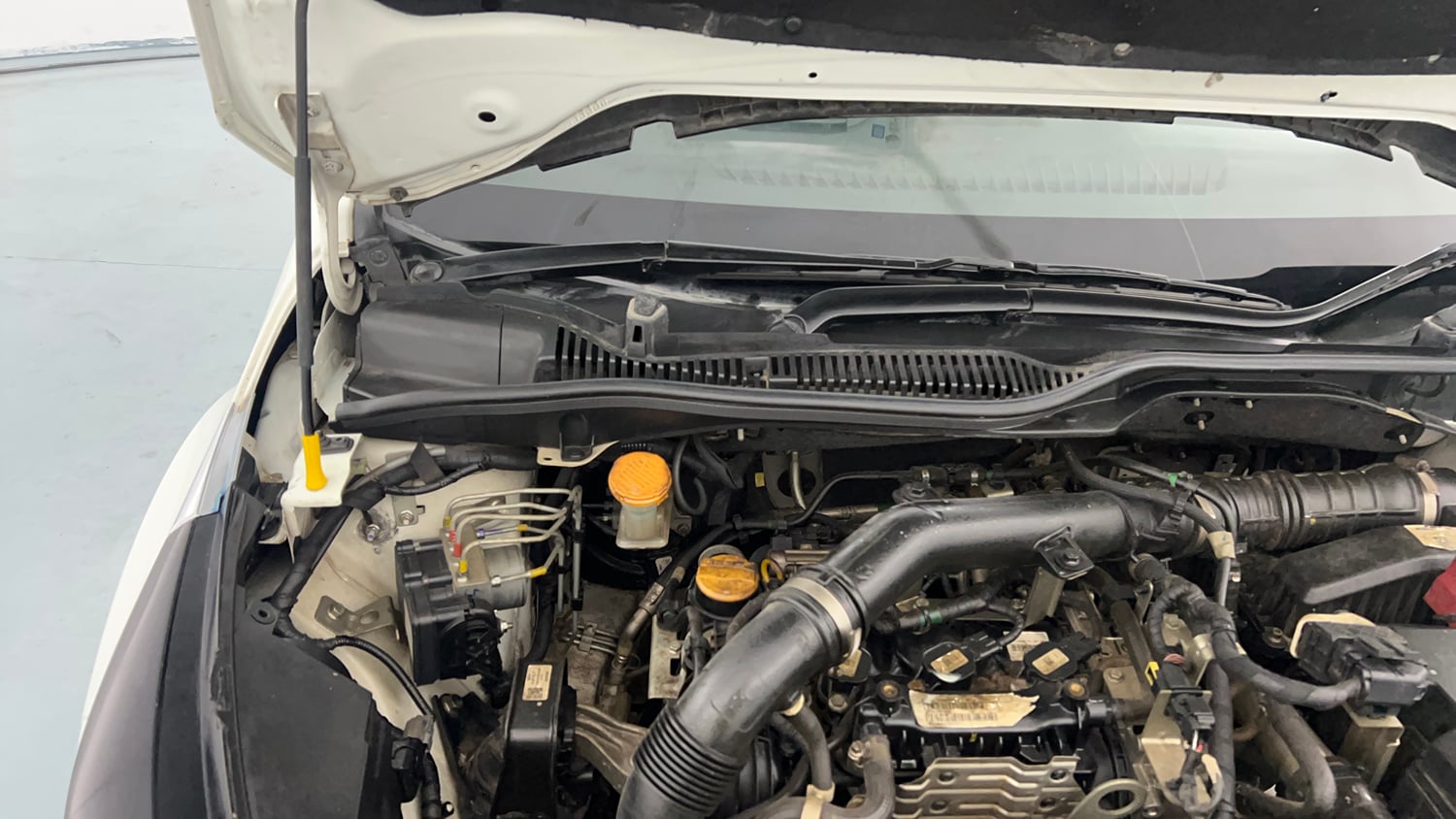 Used 2021 Tata Altroz XZ Plus i-Turbo Petrol Petrol Manual engine ENGINE RIGHT SIDE HINGE & APRON VIEW