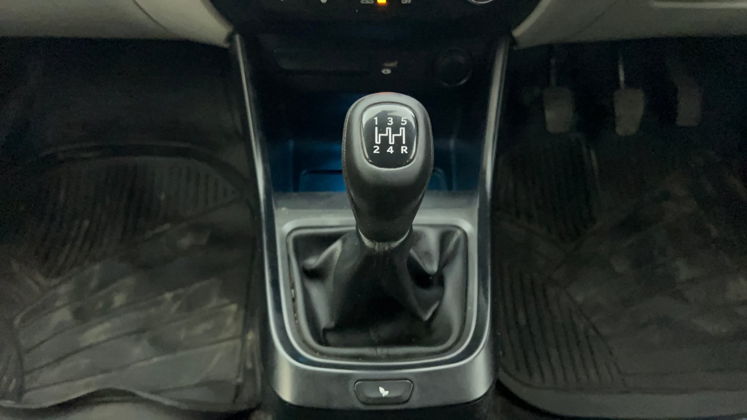 Used 2024 Tata Altroz XM Petrol Petrol Manual interior GEAR  KNOB VIEW