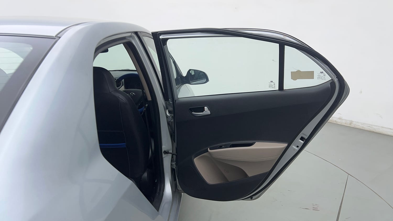Used 2019 Hyundai Xcent SX Petrol Manual interior RIGHT REAR DOOR OPEN VIEW