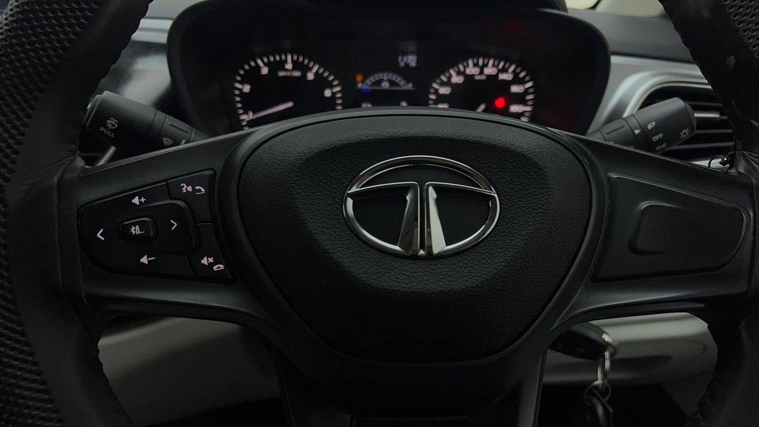 Used 2023 Tata Altroz XM (S) Petrol Petrol Manual top_features Steering mounted controls