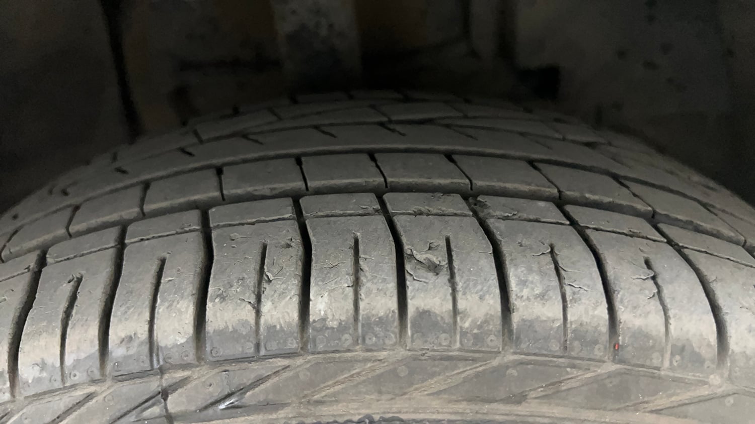 Used 2021 Tata Nexon XZA Plus Petrol Automatic tyres RIGHT FRONT TYRE TREAD VIEW