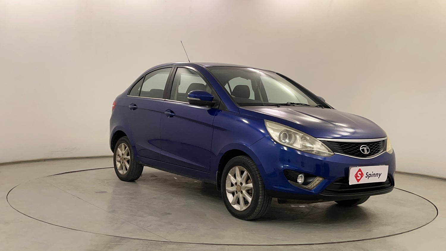 Used 2020 Tata Zest XT Petrol Petrol Manual exterior RIGHT FRONT CORNER VIEW