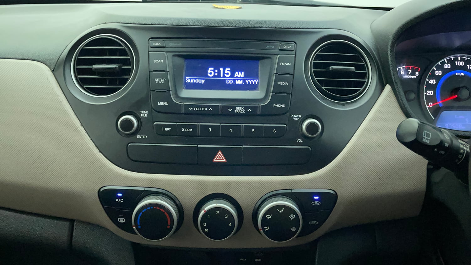Used 2016 Hyundai Grand i10 Asta 1.2 Kappa VTVT Petrol Manual interior MUSIC SYSTEM & AC CONTROL VIEW