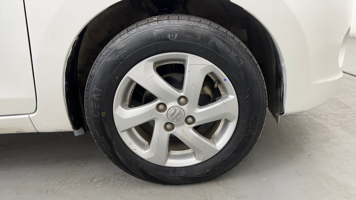 Used 2017 Maruti Suzuki Celerio ZXi Opt Petrol Manual tyres RIGHT FRONT TYRE RIM VIEW