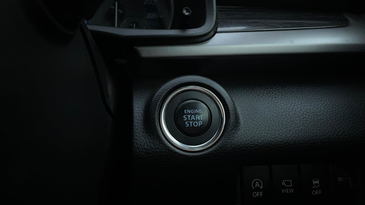 Used 2022 Maruti Suzuki XL6 Alpha Plus AT Petrol Petrol Automatic top_features Keyless start