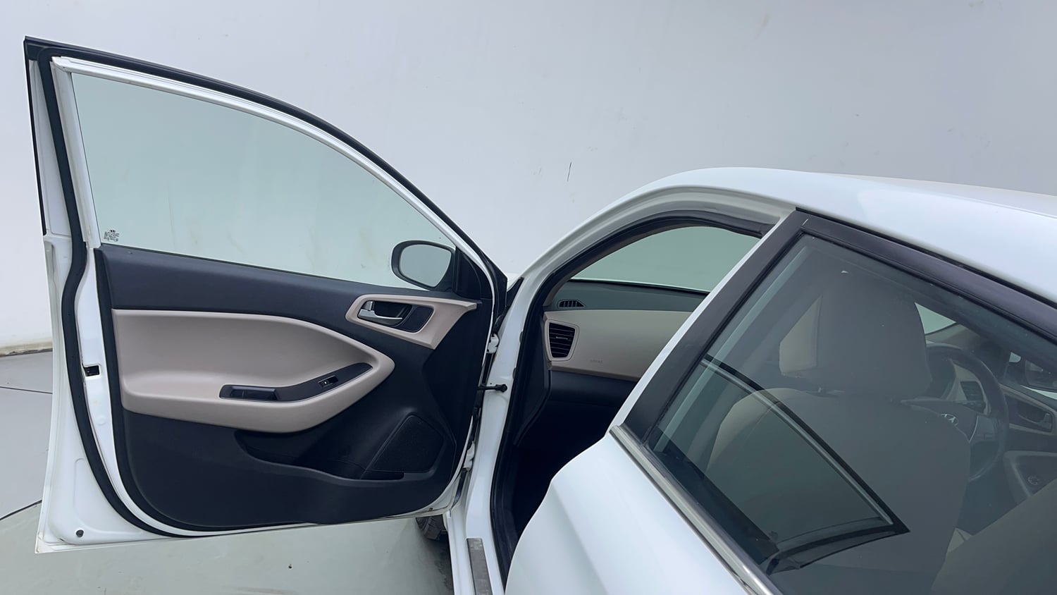 Used 2018 Hyundai Elite i20 Magna Executive 1.4 CRDI Diesel Manual interior LEFT FRONT DOOR OPEN VIEW