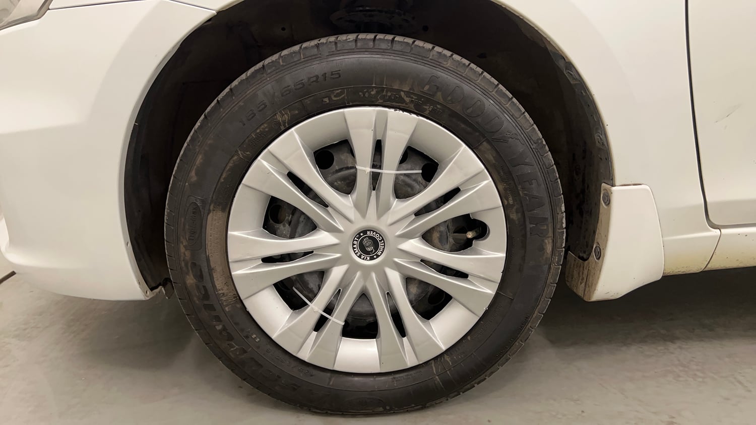 Used 2018 Maruti Suzuki Ciaz Delta 1.4 AT Petrol Automatic tyres LEFT FRONT TYRE RIM VIEW