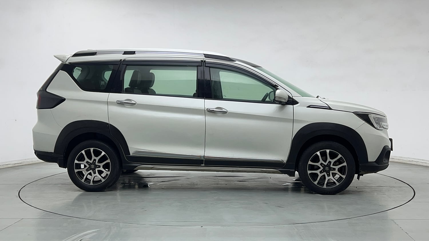 Used 2022 Maruti Suzuki XL6 Alpha Plus MT Petrol Petrol Manual exterior RIGHT SIDE VIEW