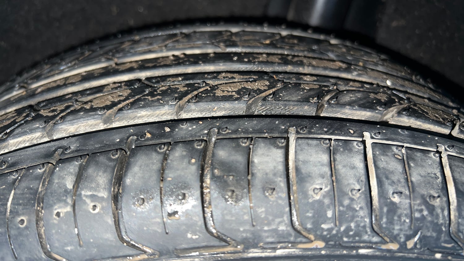 Used 2016 Maruti Suzuki Baleno Alpha 1.2 Petrol Manual tyres LEFT REAR TYRE TREAD VIEW