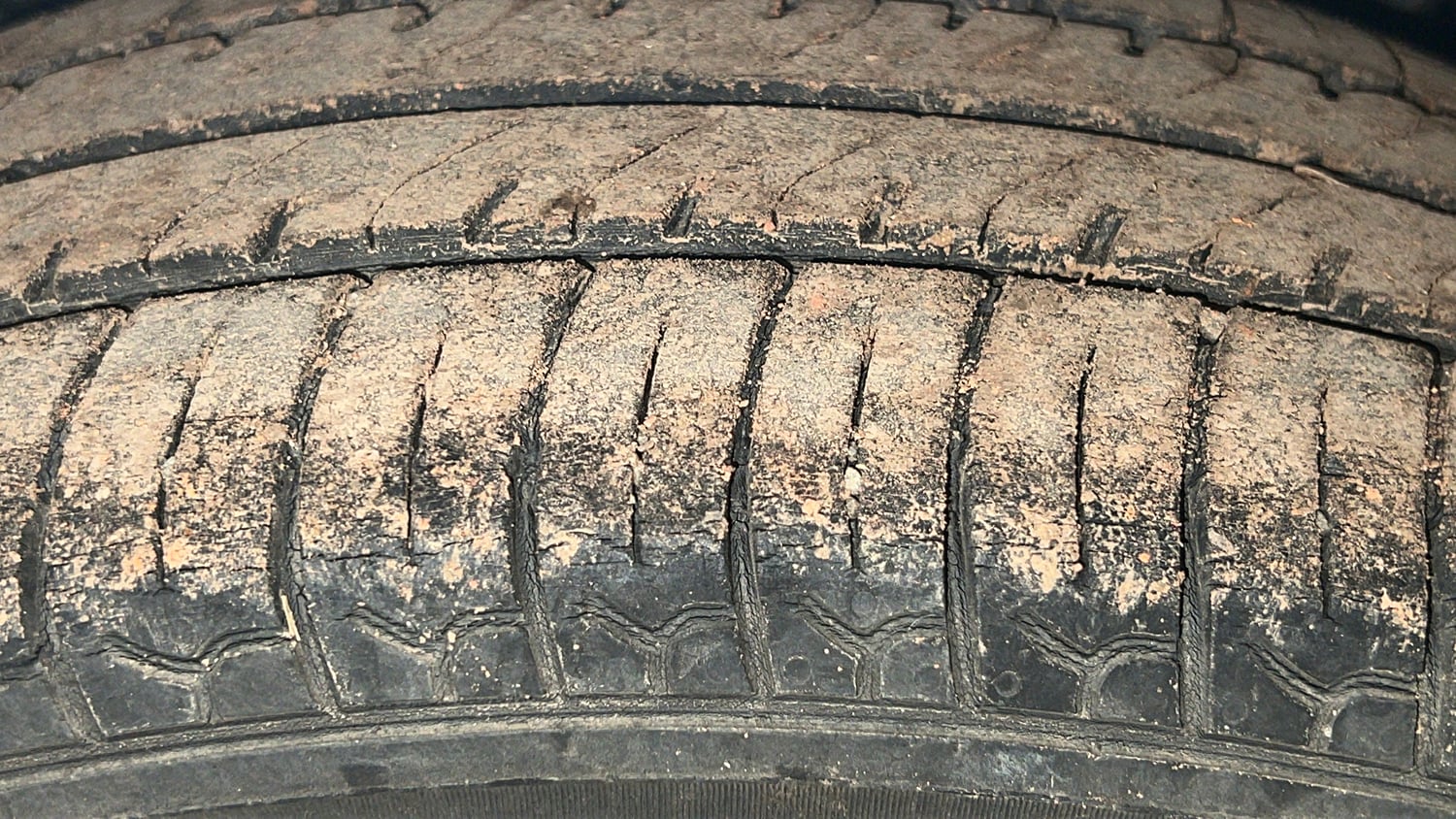 Used 2018 Hyundai Santro Sportz Petrol Manual tyres LEFT REAR TYRE TREAD VIEW