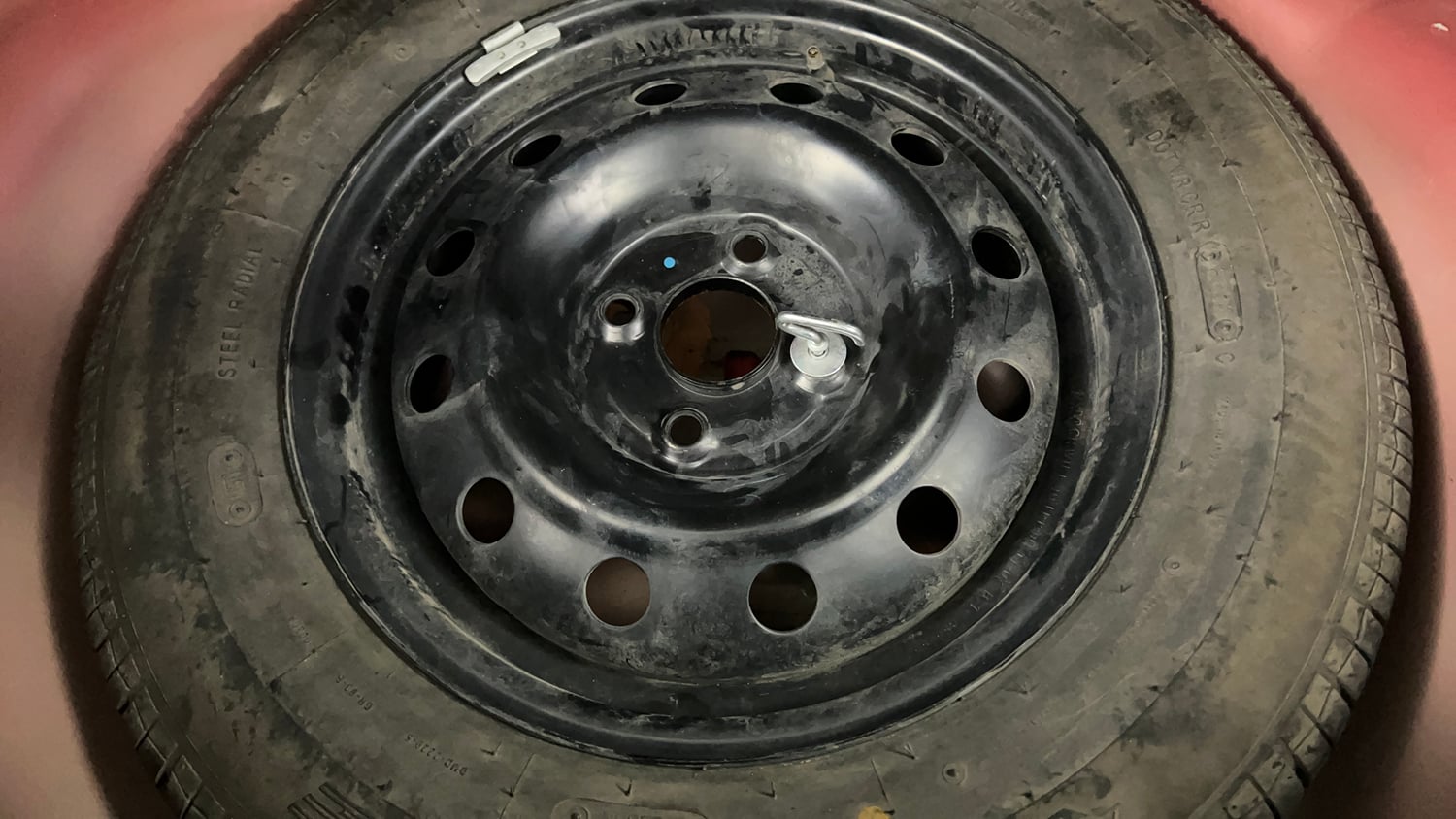 Used 2014 Maruti Suzuki Swift VXi Petrol Manual tyres SPARE TYRE VIEW