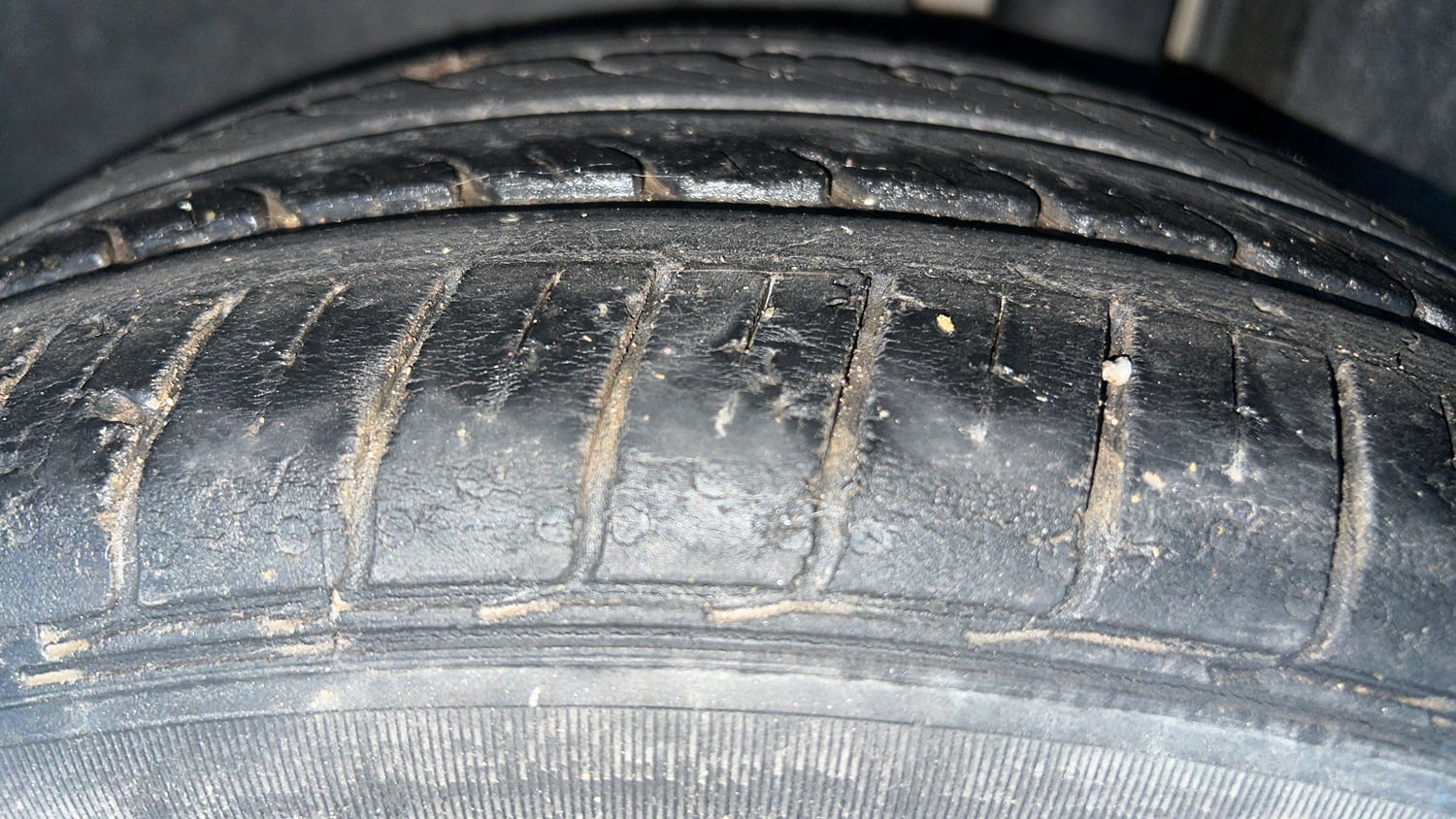 Used 2017 Maruti Suzuki Ciaz Zeta 1.4 AT Petrol Automatic tyres LEFT REAR TYRE TREAD VIEW