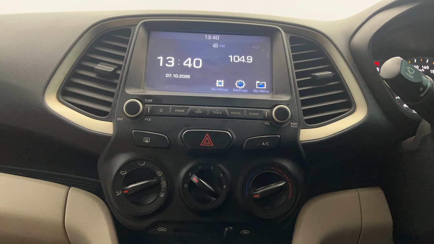 Used 2018 Hyundai Santro Sportz Petrol Manual interior MUSIC SYSTEM & AC CONTROL VIEW
