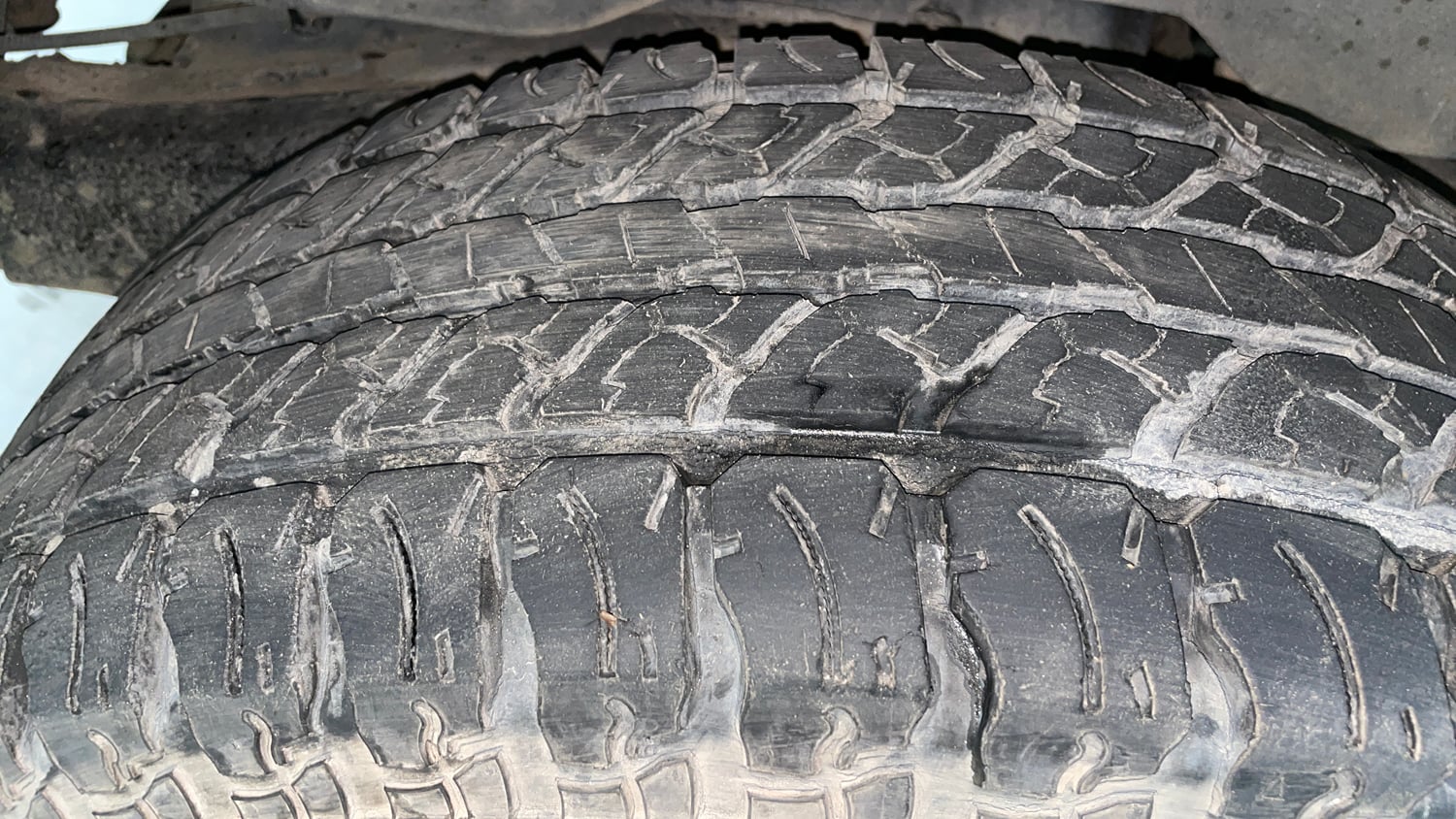 Used 2022 mahindra Thar LX Hard Top Petrol MT 4WD Petrol Manual tyres RIGHT REAR TYRE TREAD VIEW