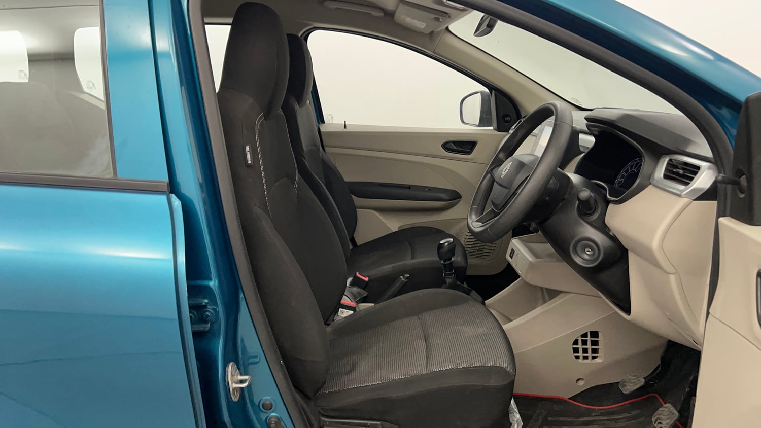 Used 2025 Renault Triber Evolution Petrol Manual interior RIGHT SIDE FRONT DOOR CABIN VIEW