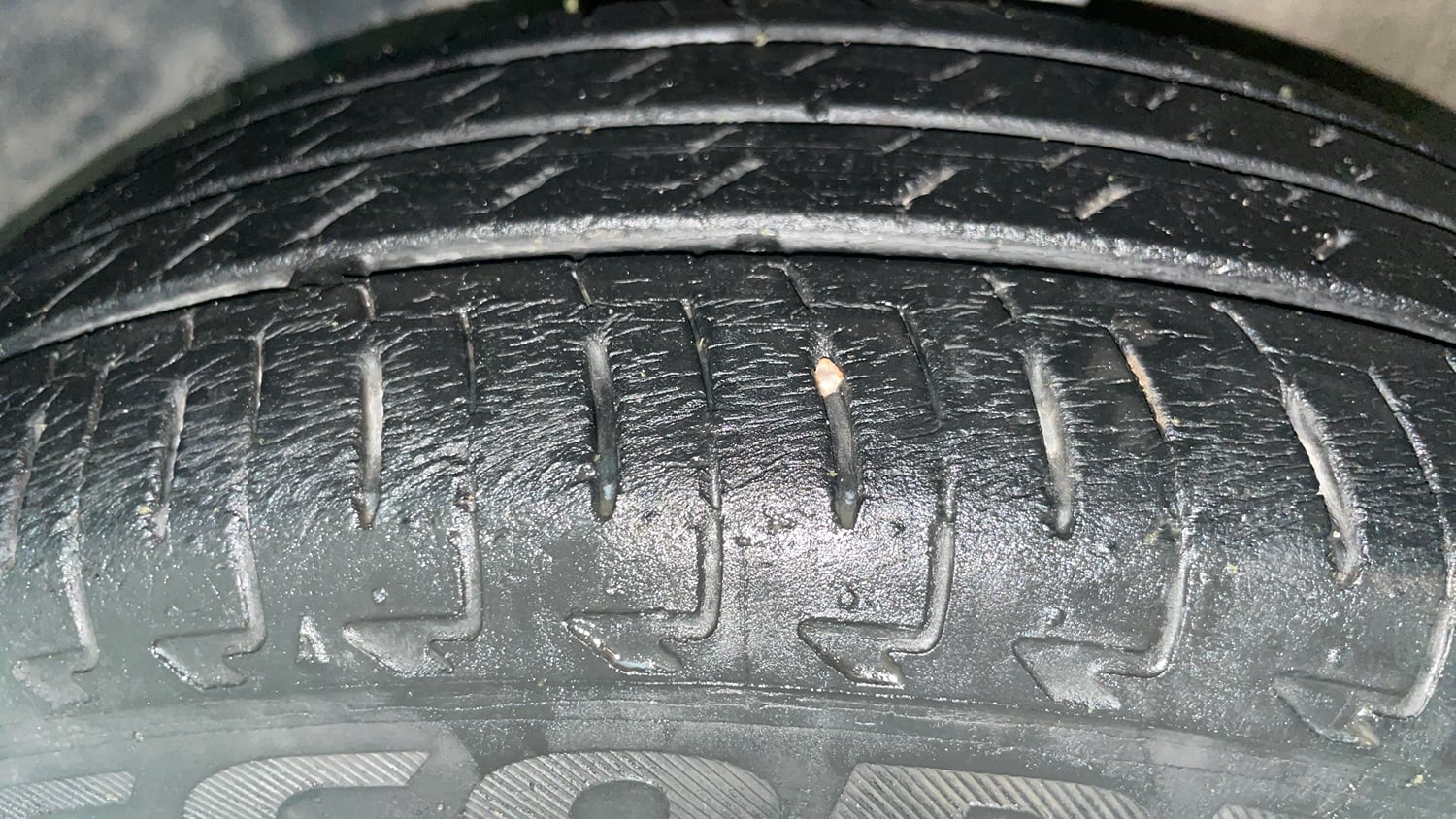 Used 2022 Maruti Suzuki Ignis Delta 1.2 MT Petrol Manual tyres LEFT FRONT TYRE TREAD VIEW