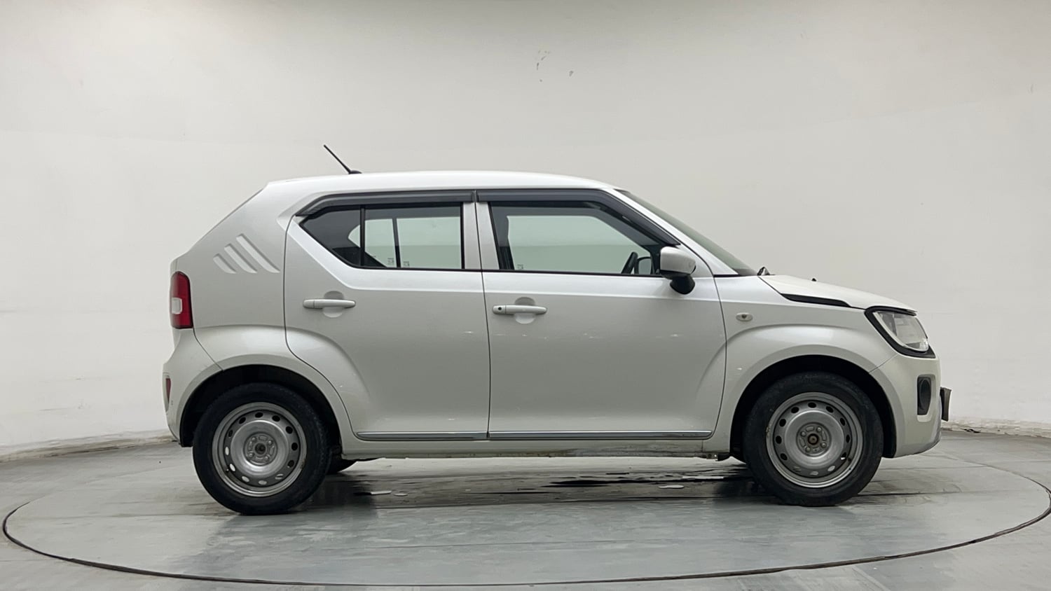 Used 2024 Maruti Suzuki Ignis Sigma 1.2 MT Petrol Manual exterior RIGHT SIDE VIEW