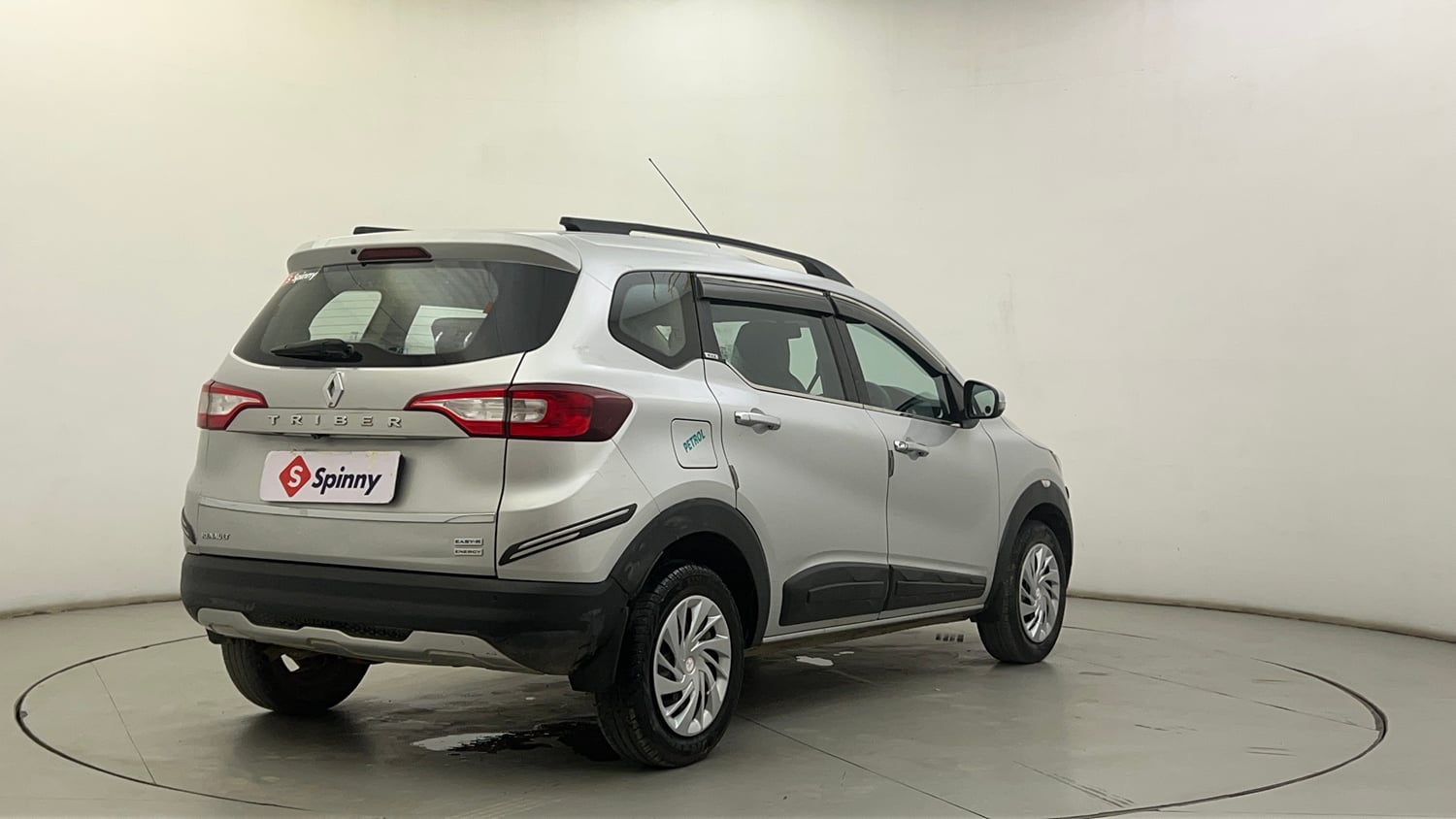Used 2021 Renault Triber RXZ EASY-R AMT Petrol Automatic exterior RIGHT REAR CORNER VIEW